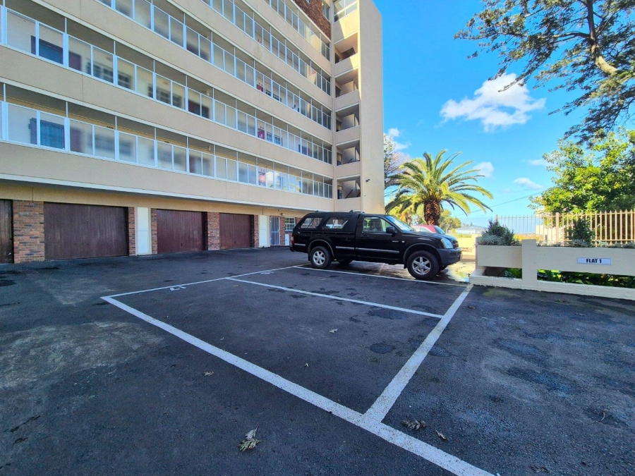 1 Bedroom Property for Sale in Wynberg Upper Western Cape